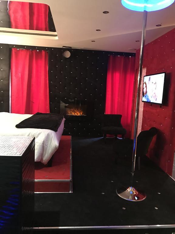 Le Cabaret Vip Spa Lyon Exteriér fotografie