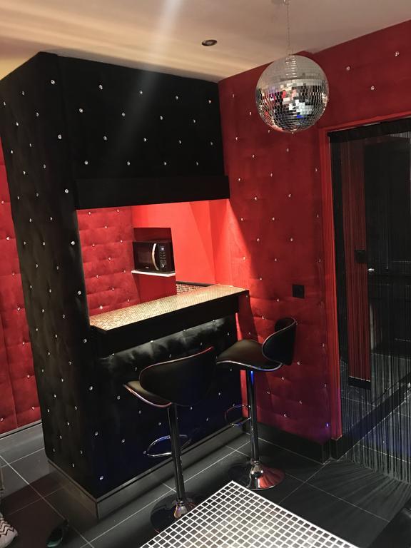 Le Cabaret Vip Spa Lyon Exteriér fotografie